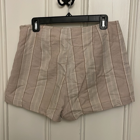 Urban outfitters high waisted striped shorts - Picture 2 of 8